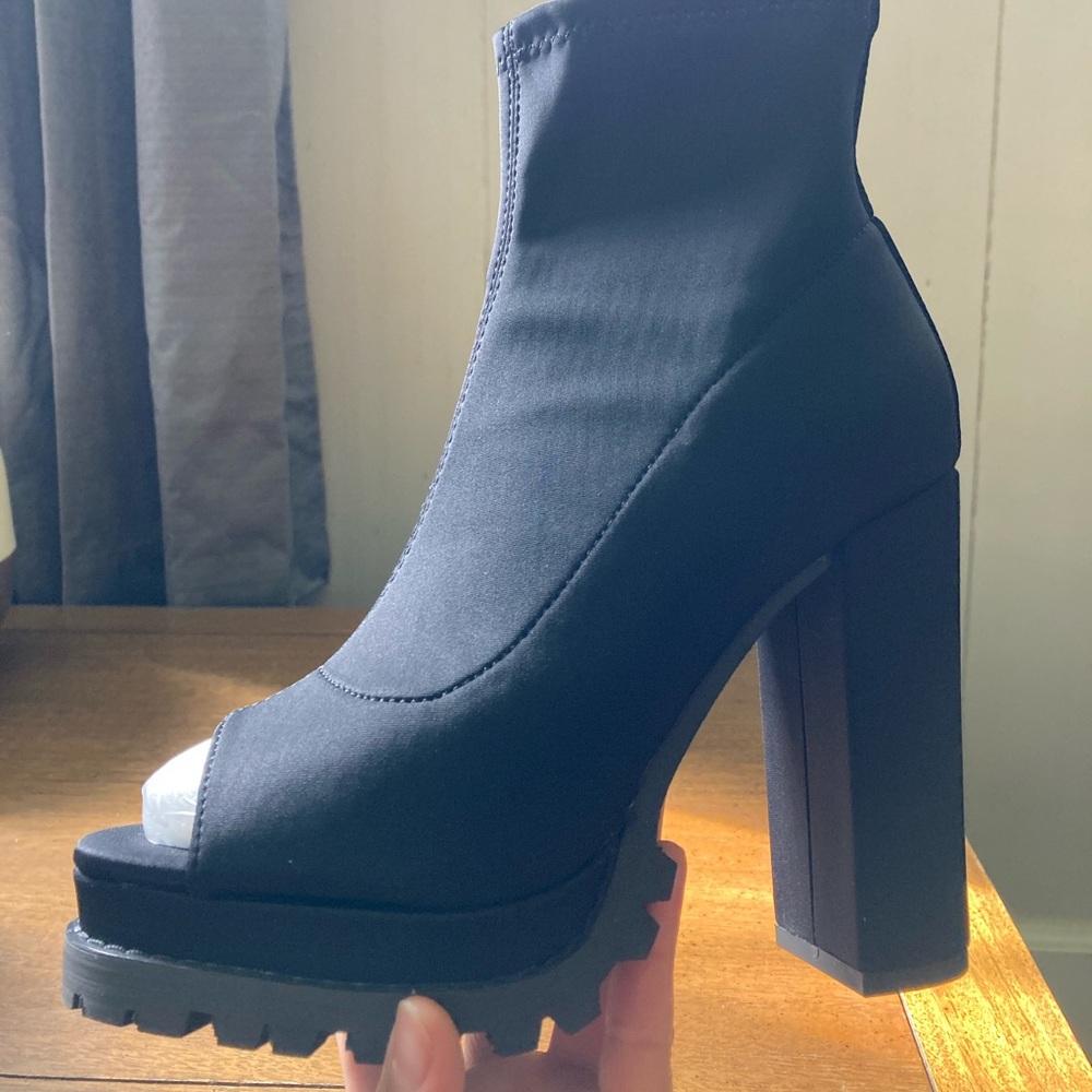Liliana black heels
